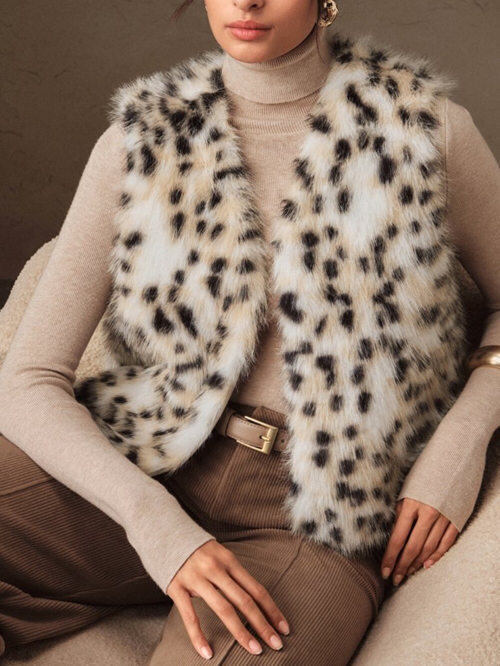 Apricot Casual Women's Fuzzy V-Neck Short Plush Waistcoat